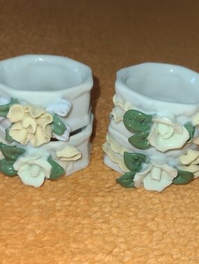 Capodemonte Style Flower Napkin Rings